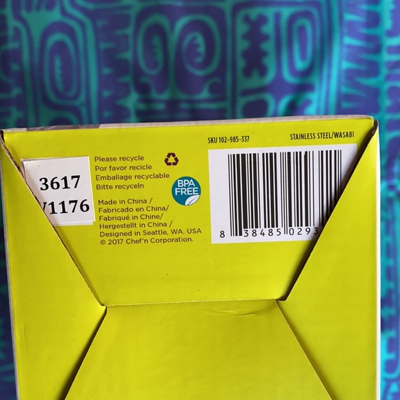 Chef’n Herbfresh Keeps Herbs Fresh Longer - Picture 6 of 11